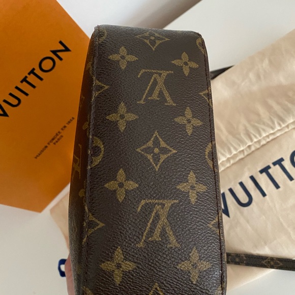 Louis Vuitton Spontini Monogram Bag - Picture 3 of 10